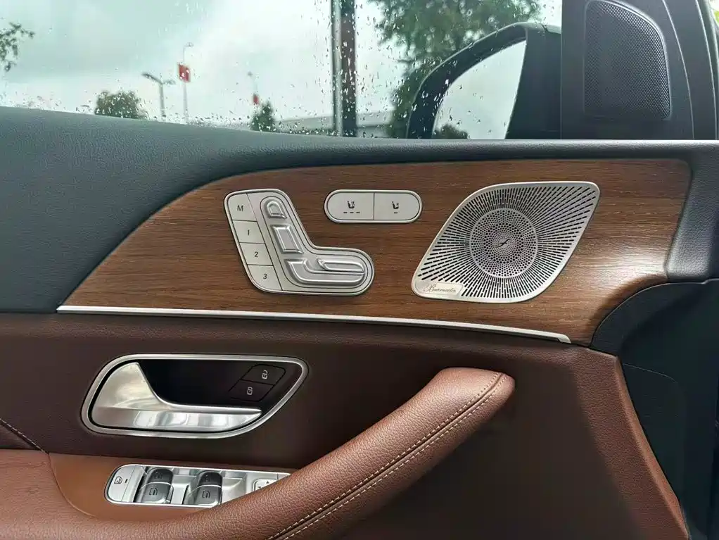 Photo 19 - Mercedes-Benz GLE