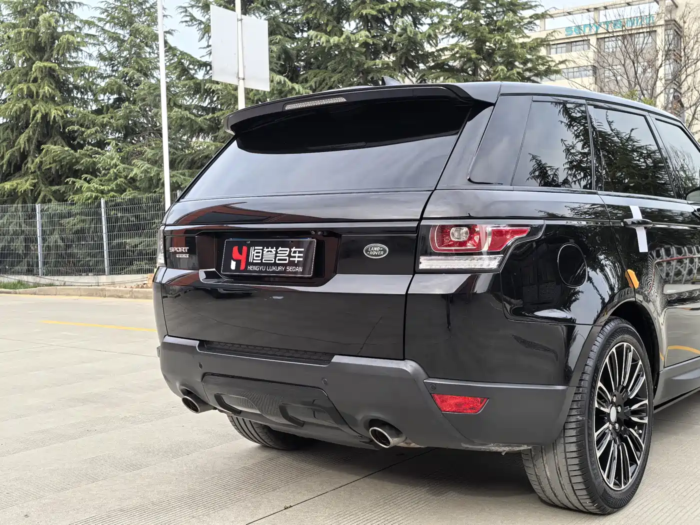 Land Rover Range Rover Sport 2017 3.0 SC V6 SE фото 22
