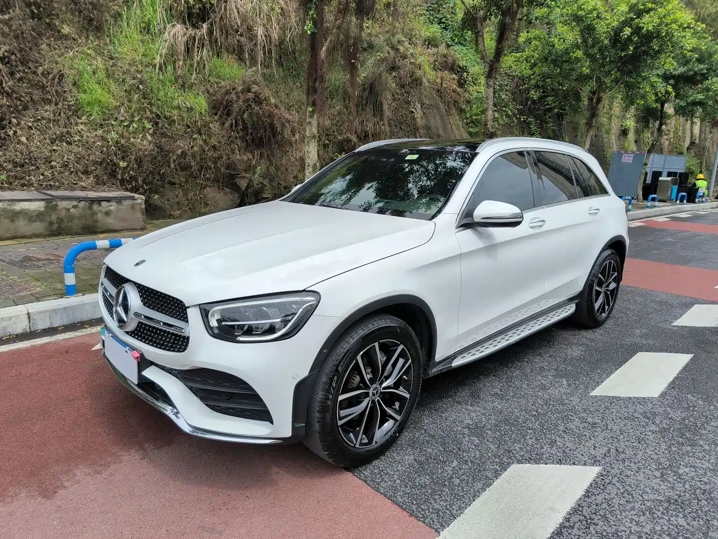MERCEDES-BENZ GLC