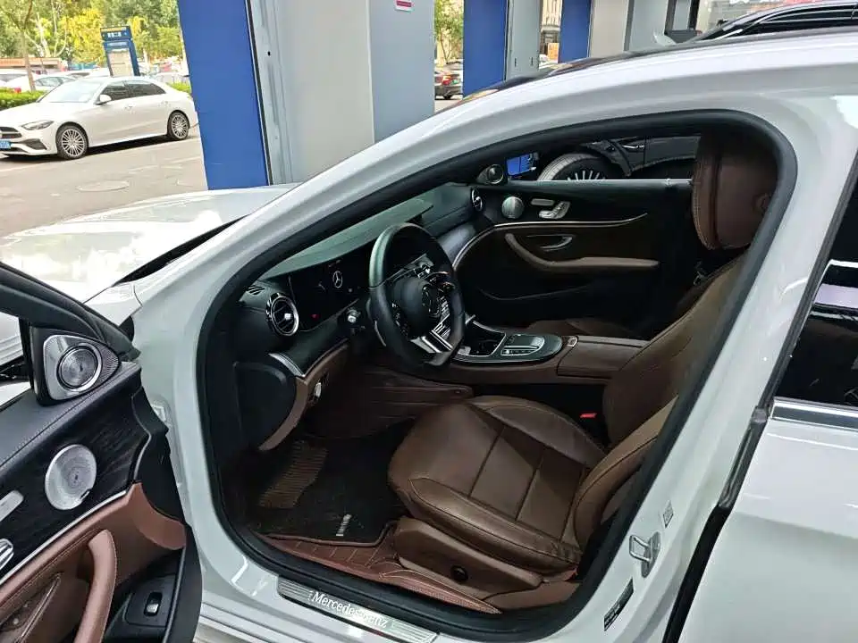 Mercedes-Benz E-Class, миниатюра 7