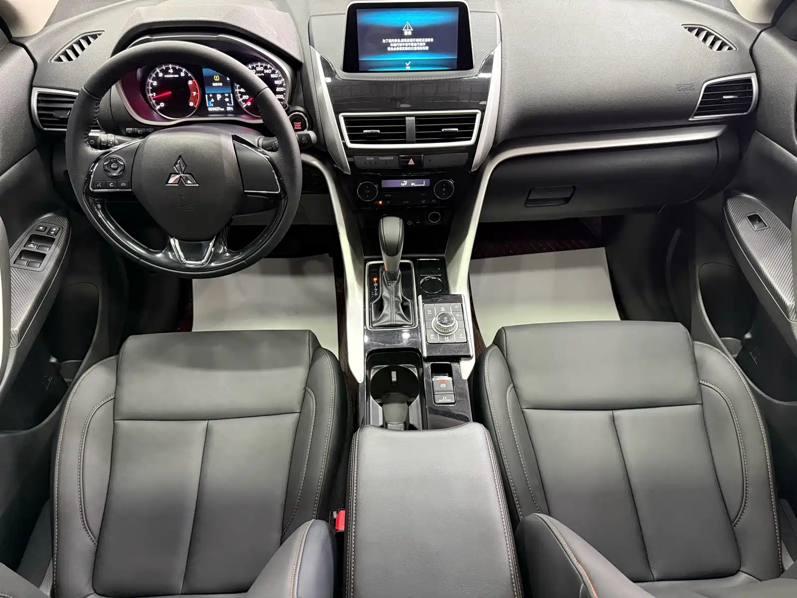 صورة 13 - Mitsubishi Eclipse Cross