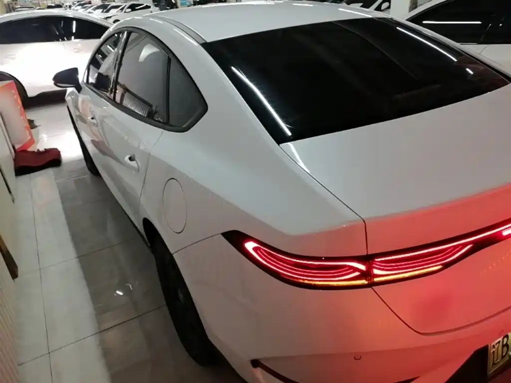 BYD Qin PLUS 2025 DM-i Smart Drive 55KM Leader фото 5