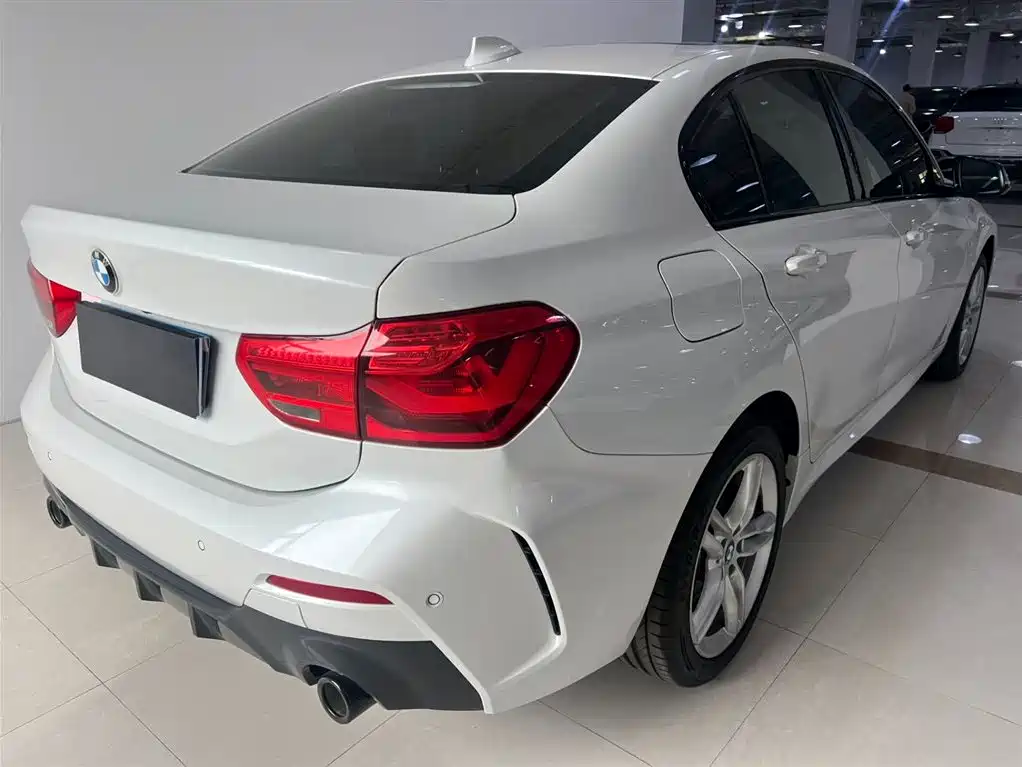 BMW 1 Series 2021 Facelift 120i M Sport Shadow Edition фото 4