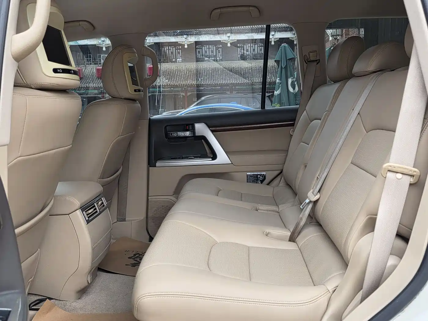 Toyota Land Cruiser (Import) 2015 4.0L V6 Middle East Limited Edition фото 21