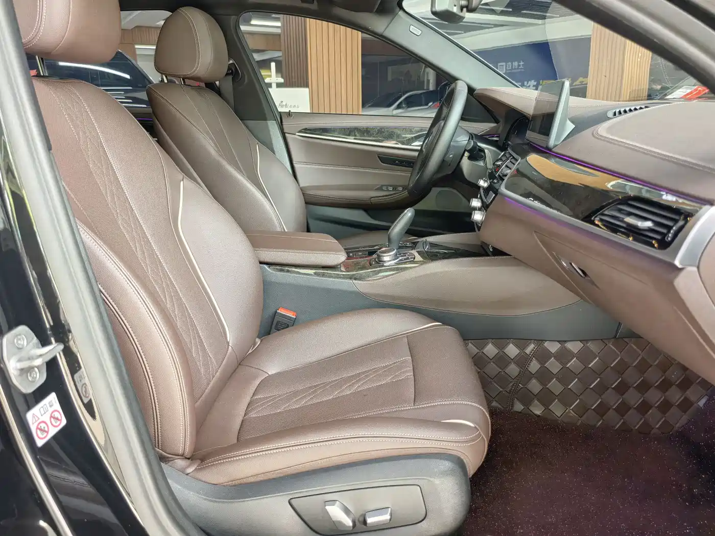 BMW 5 Series 2022 525Li M Sport Package фото 13