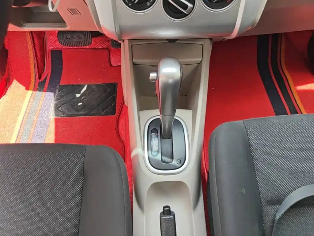 Venucia R50 2017 2015 1.6L Automatic Fashion Edition
