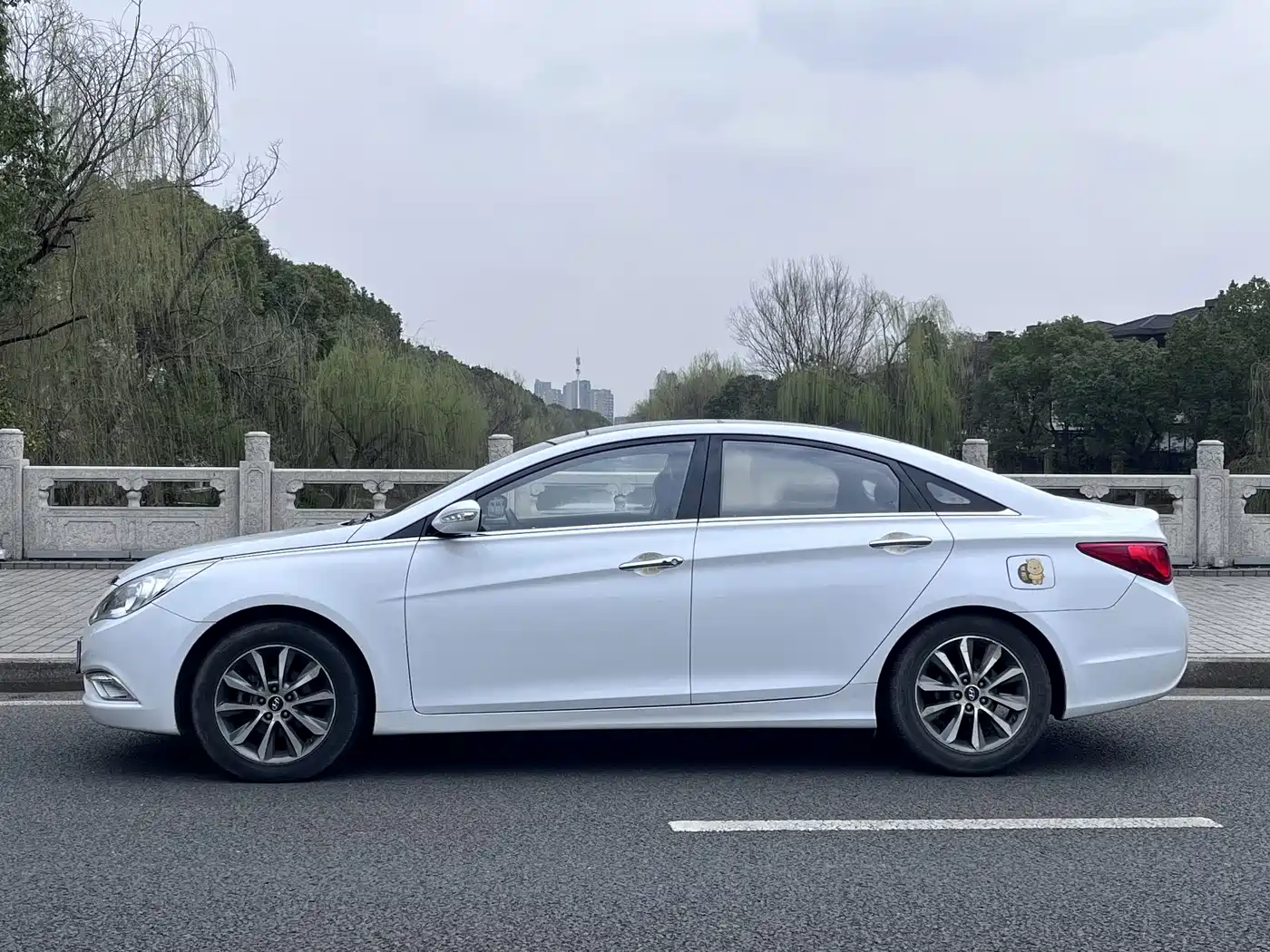 Hyundai Sonata 2013 2.0L Automatic Luxury Edition фото 7