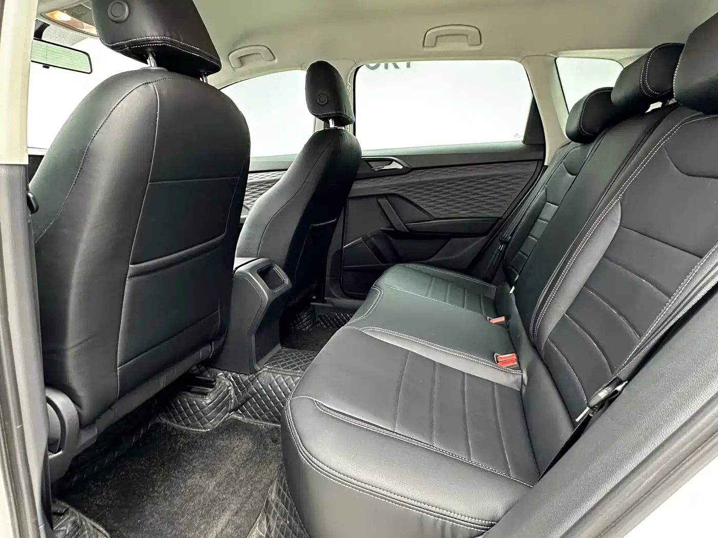 Volkswagen Tharu 2022 280TSI 2WD Trend фото 8