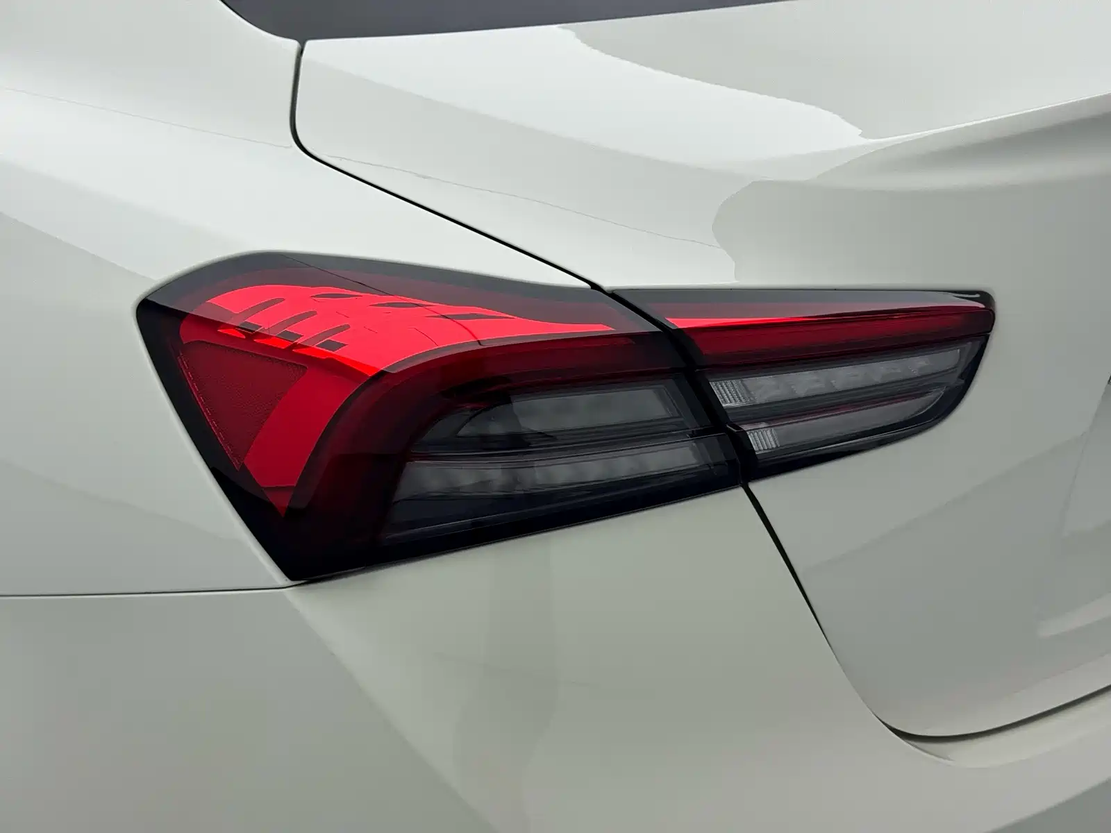 Photo 12 - Maserati Ghibli