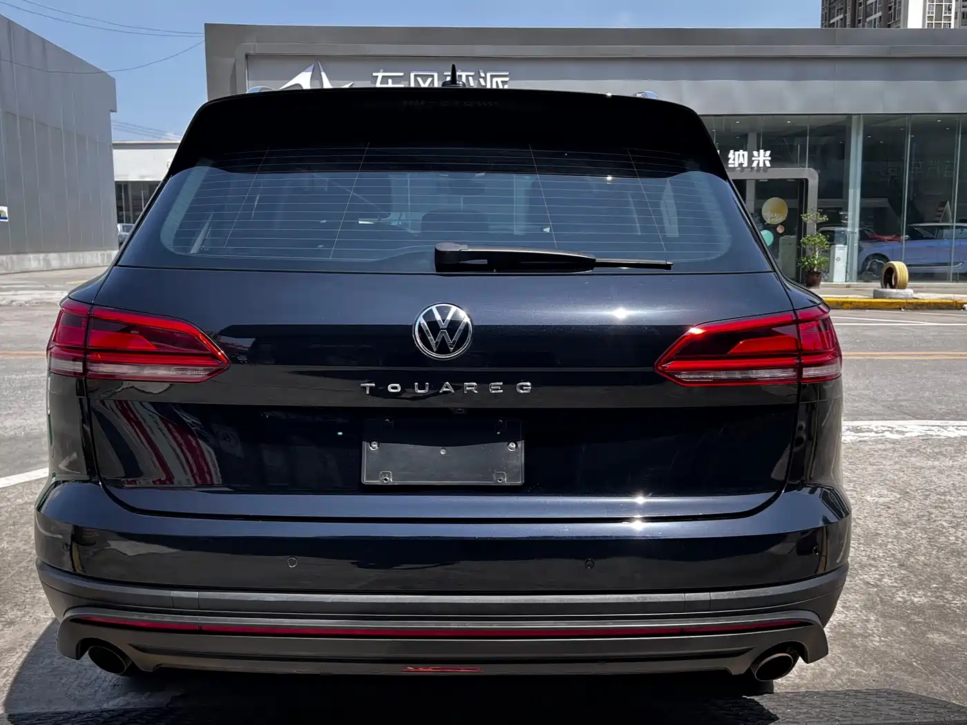 VOLKSWAGEN TOUAREG