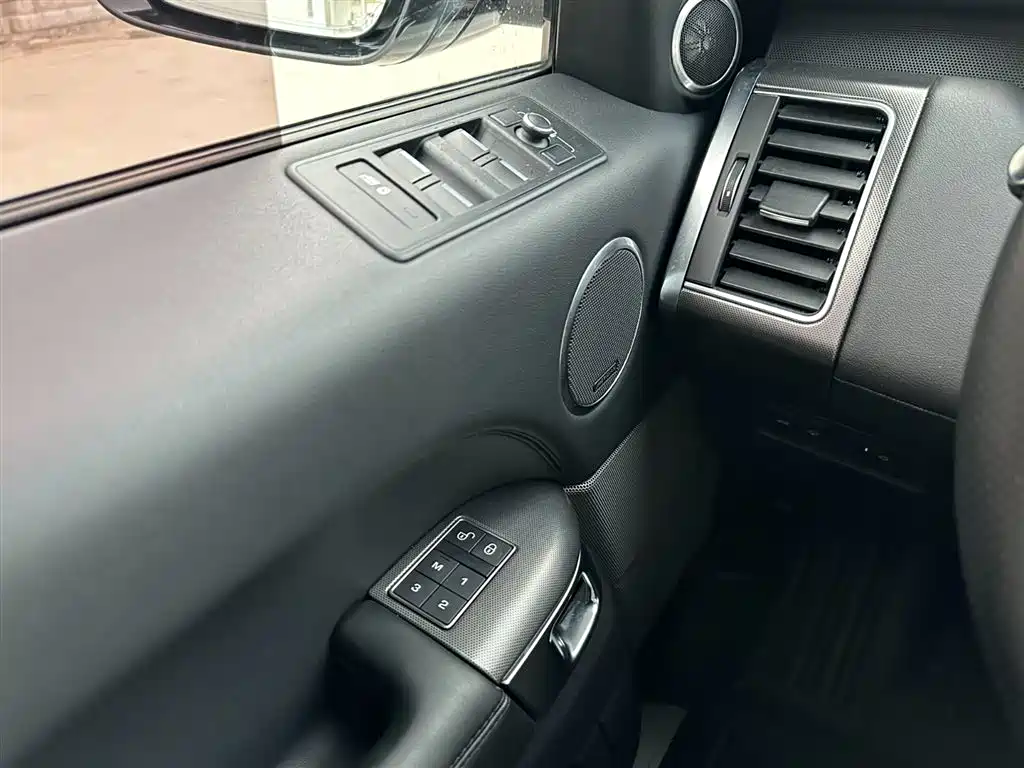 Land Rover Range Rover Sport 2016 Model 3.0 SC V6 HSE DYNAMIC фото 23