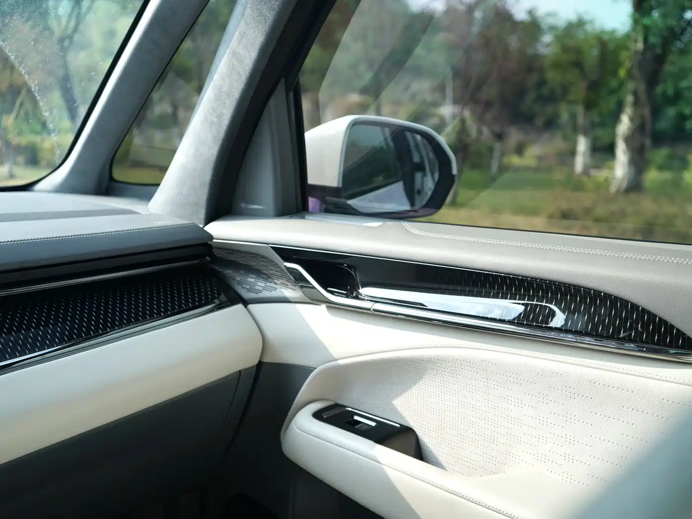 ZEEKR 009 2025 2024 7-Seat Aisle AWD Version 108kWh