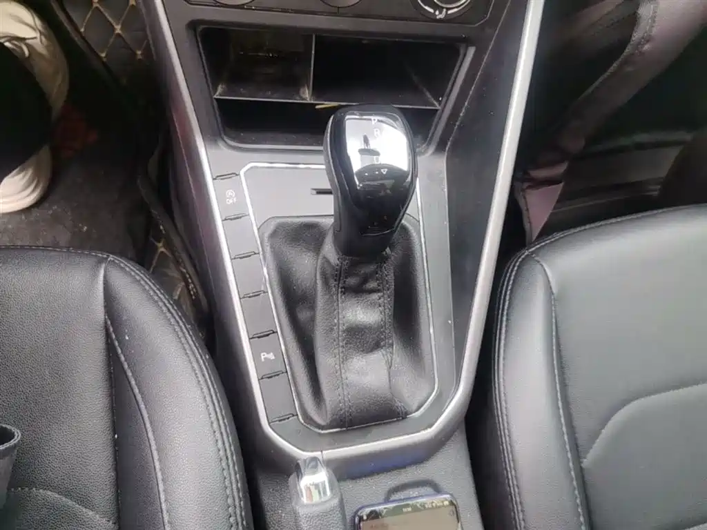 Volkswagen Polo 2019 Plus 1.5L Automatic Panorama Enjoyment Edition фото 14