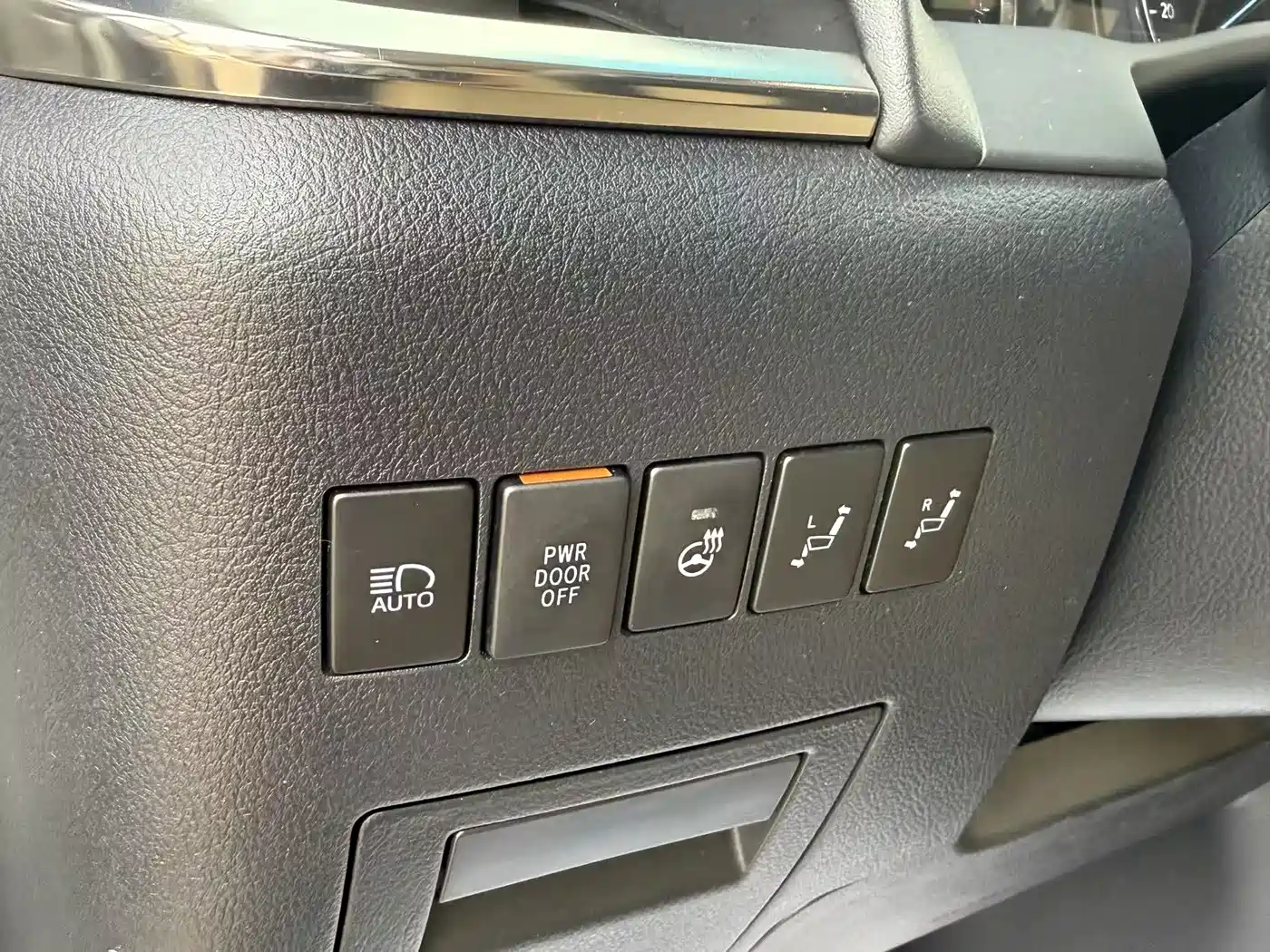 Toyota Alphard 2018 3.5L Premium фото 5