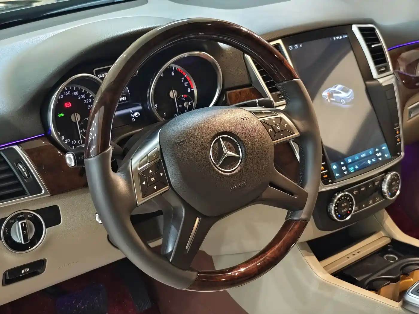 Mercedes-Benz M-Class 2012 Model ML 350 Luxury фото 5