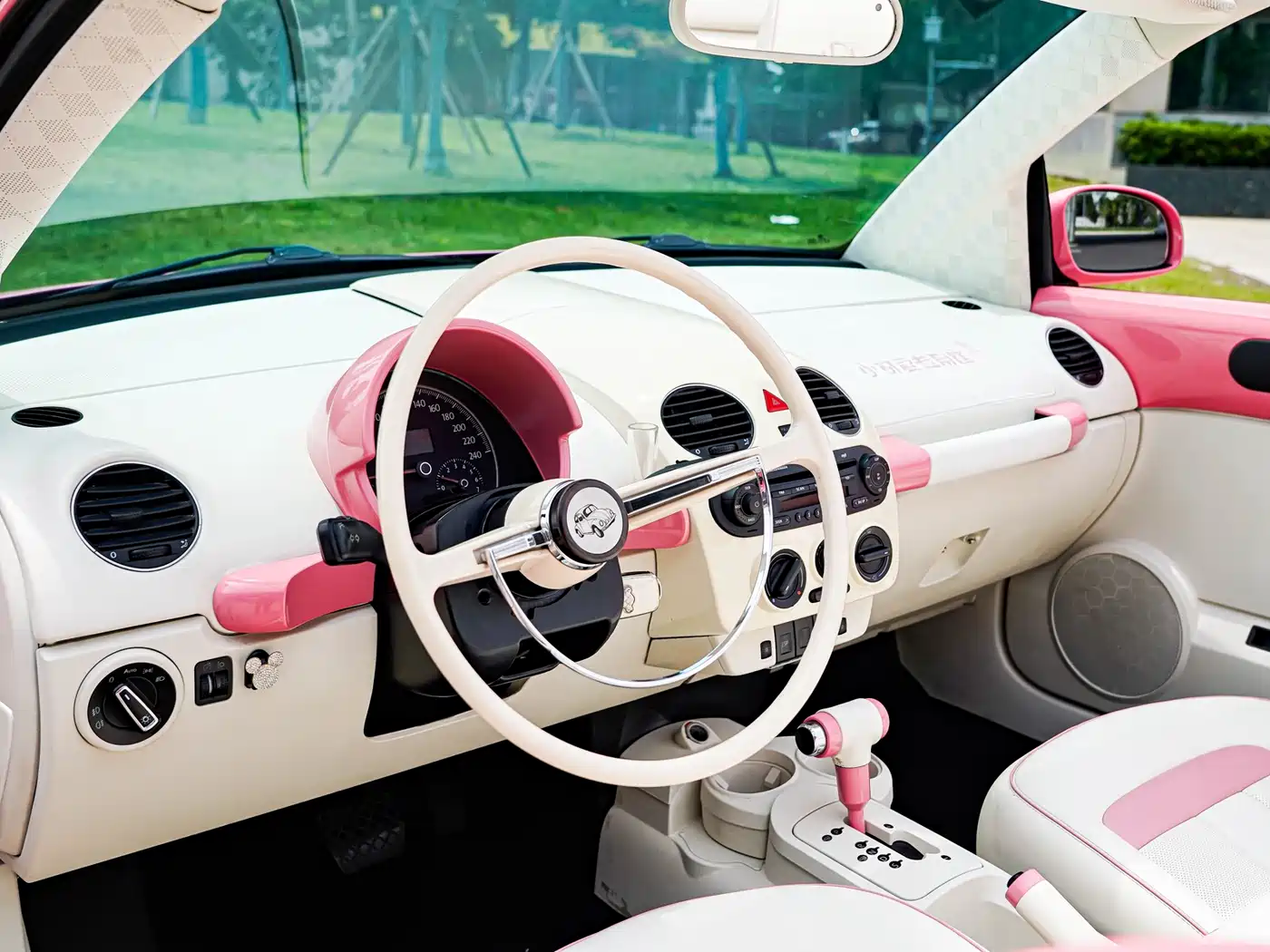 Volkswagen Beetle 2009 2.0 AT Top Convertible фото 9