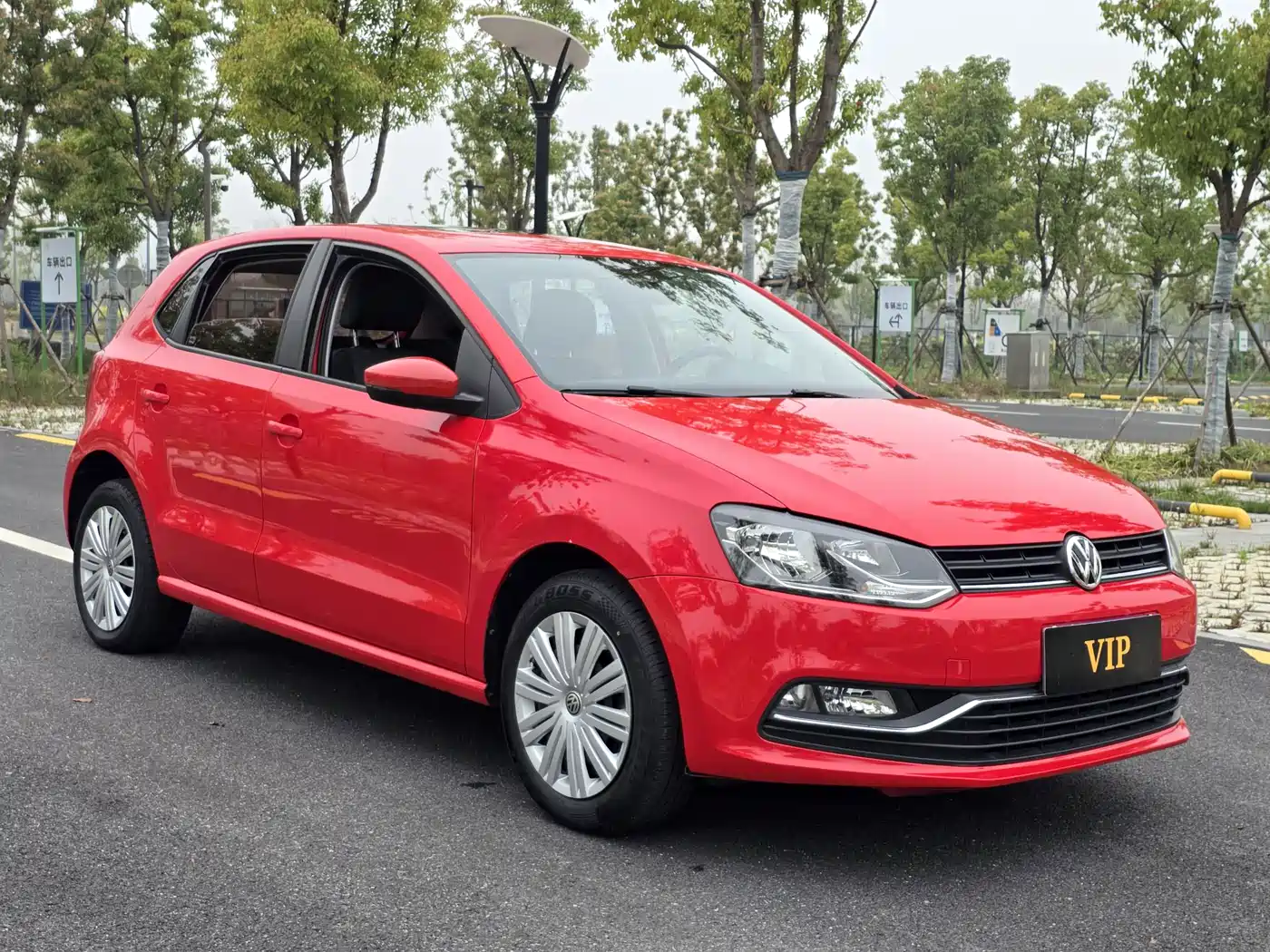 Volkswagen Polo 2016 1.6L Automatic Comfort фото 3