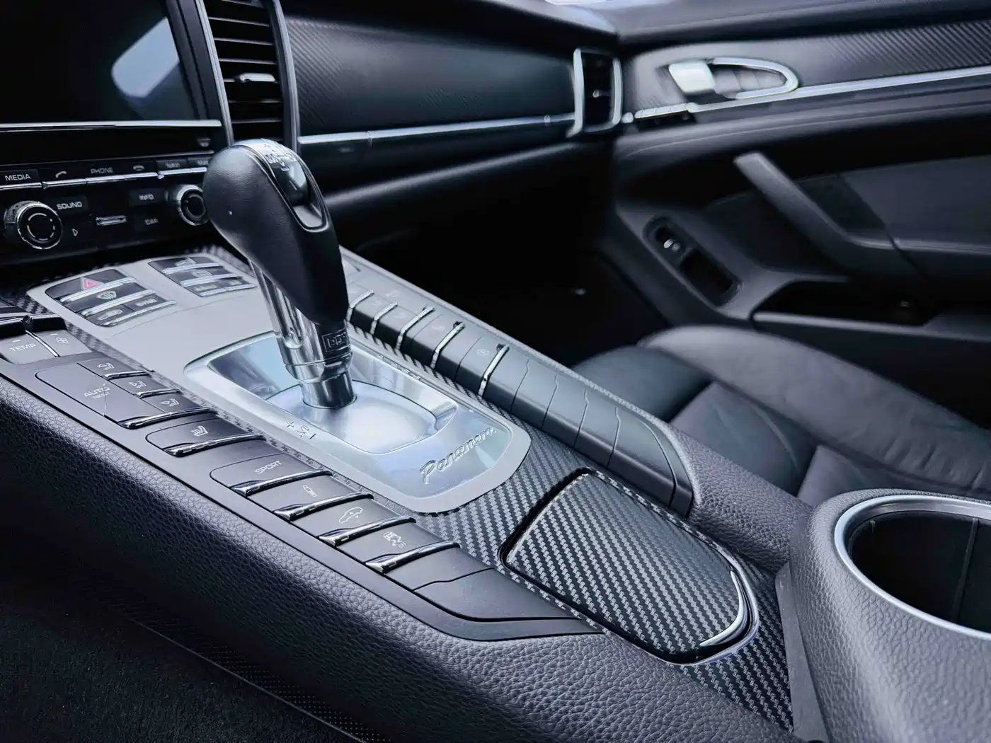Porsche Panamera 2014 Panamera 3.0T фото 18