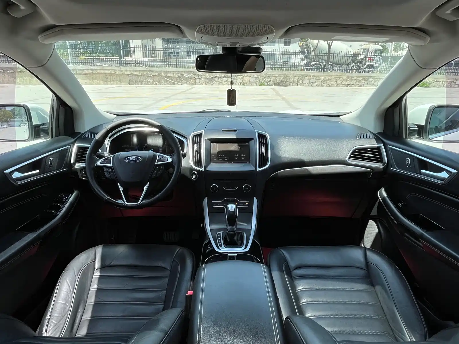 Фото 10 - Ford Edge