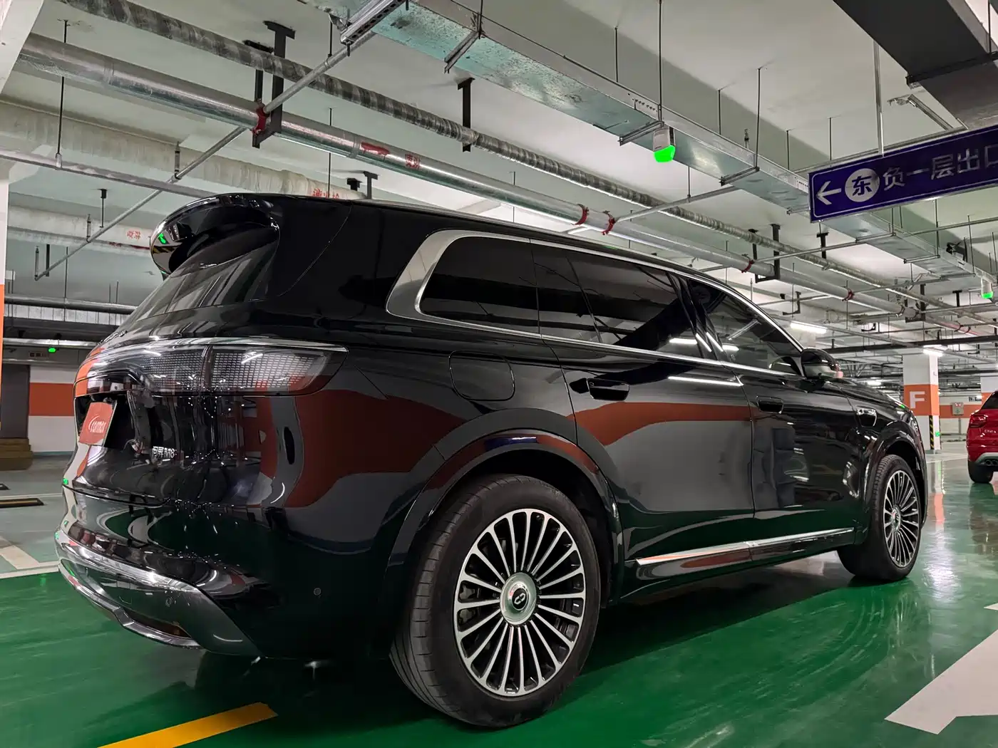AITO Wenjie AITO M8 2025 Range Extender Max+ Edition 53.4kWh 5-seater фото 6