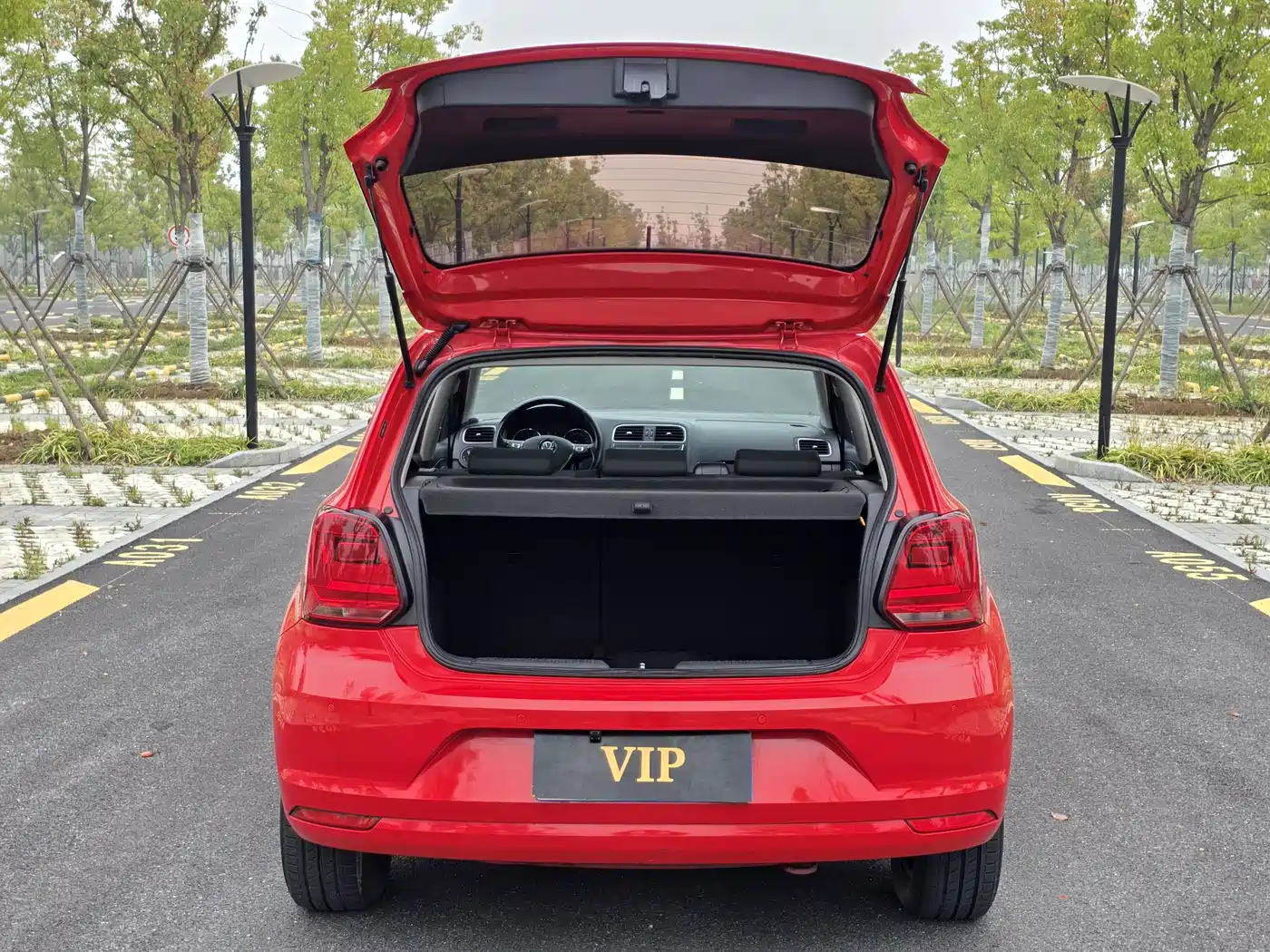 Volkswagen Polo 2016 1.6L Automatic Comfort фото 24