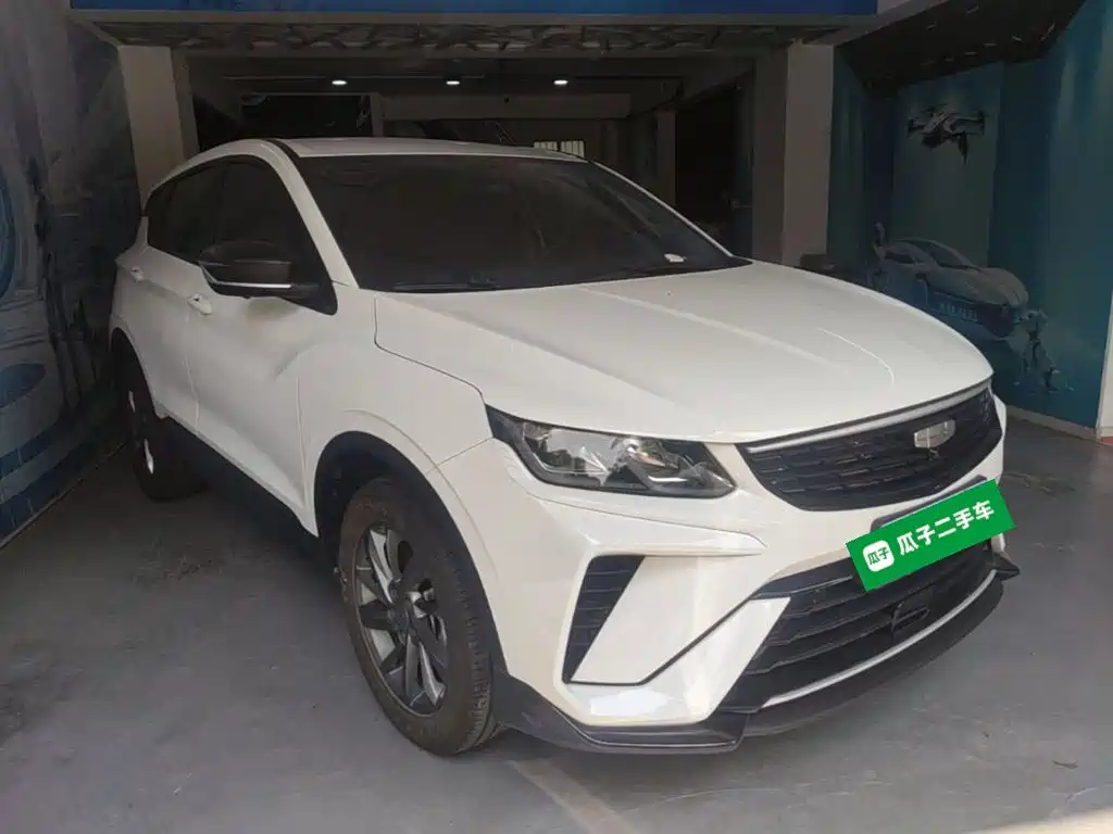Фото 22 - Geely Coolray