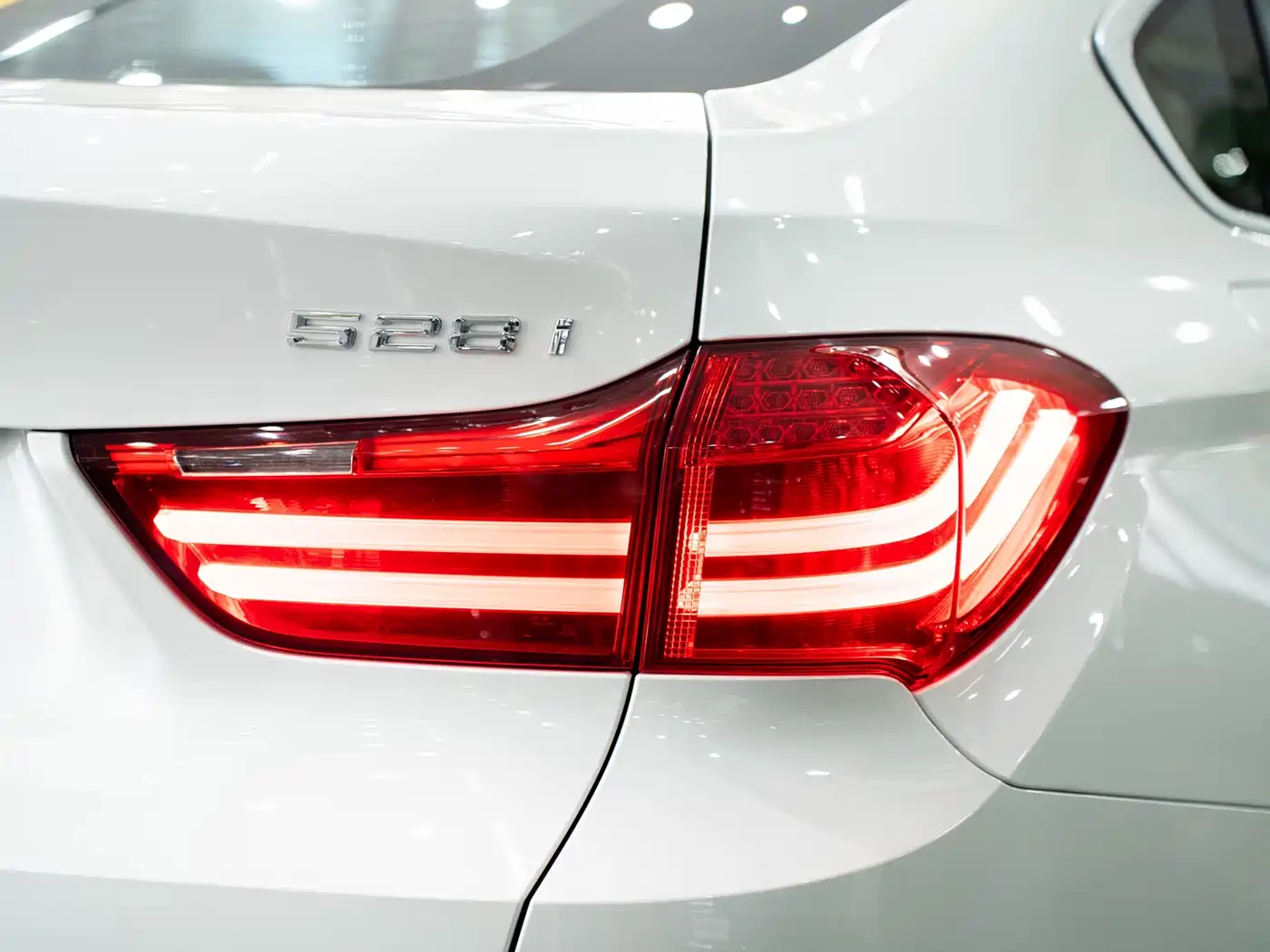 BMW 5 Series GT 2014 528i Leading фото 10