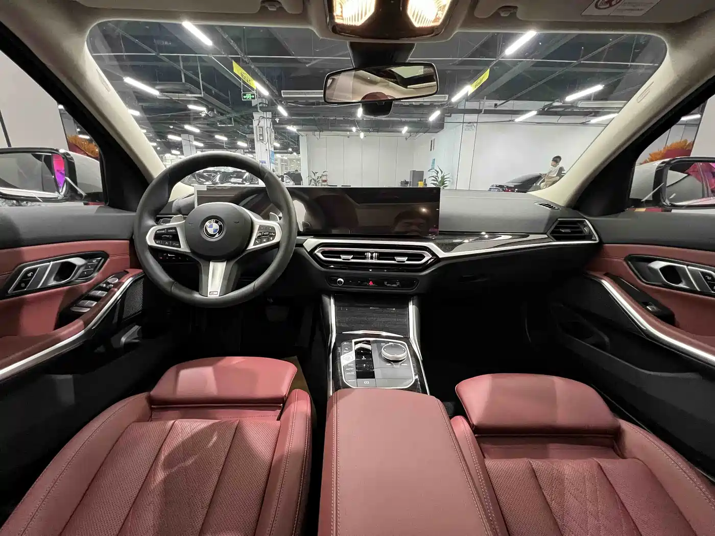 BMW 3 Series 2024 325Li M Sport Package фото 5