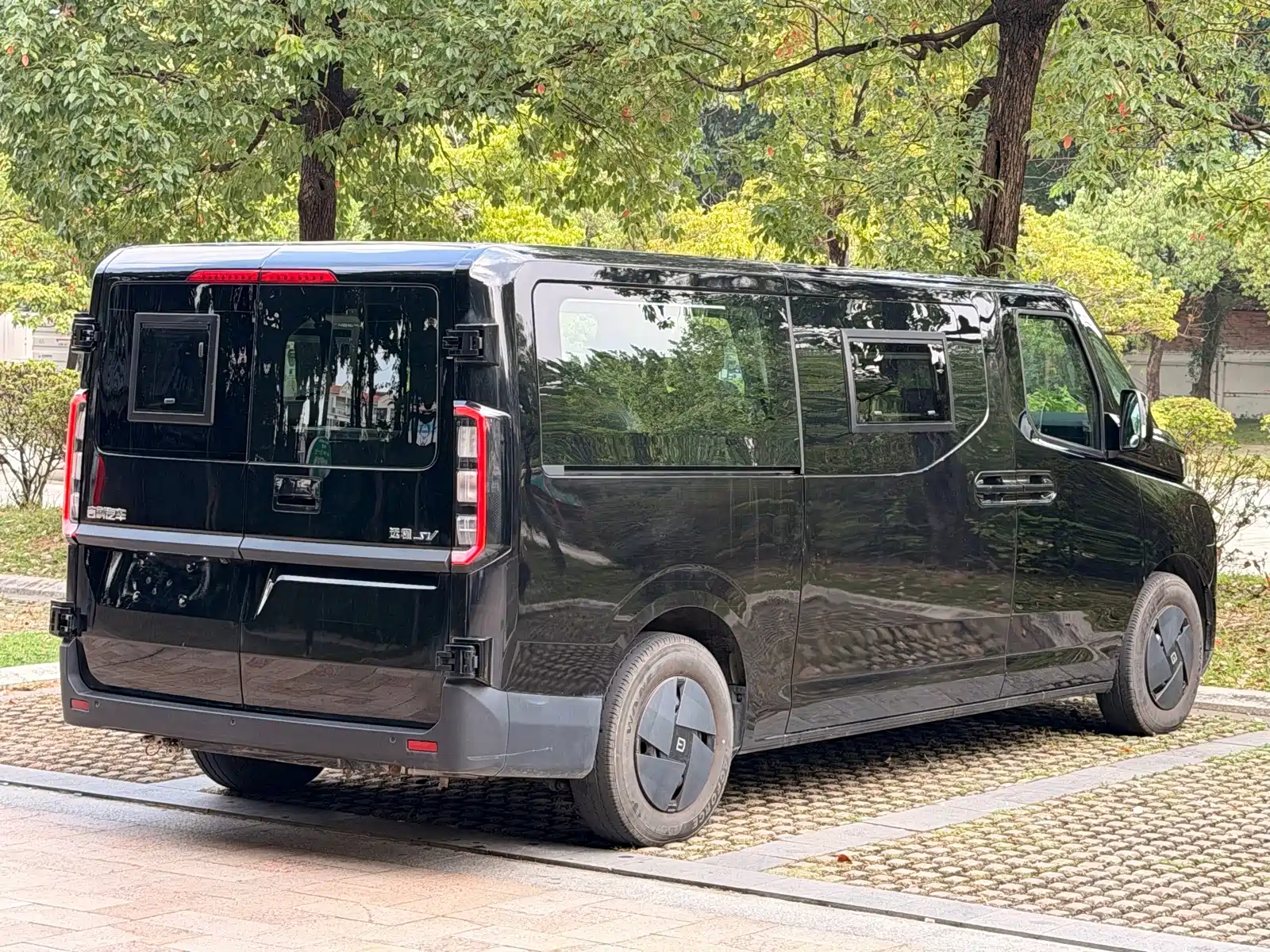 Photo 15 - Yuan Cheng Farizon Super VAN