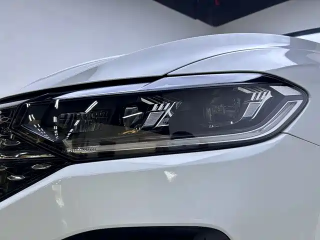 Volkswagen Lavida 2024 Model 300TSI DSG Starlight Full Comfort Edition фото 19