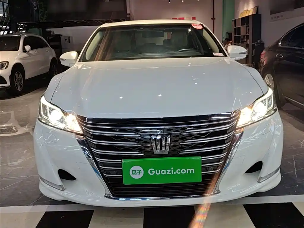 Toyota Crown 2015 2.5L Smart Edition фото 3