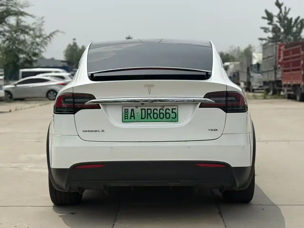 TESLA MODEL X