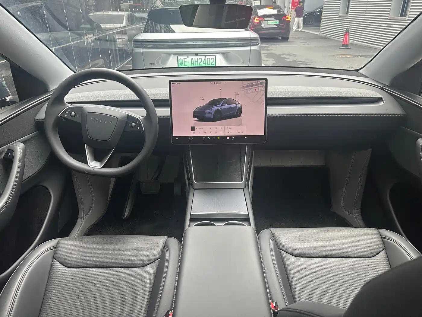 TESLA MODEL Y
