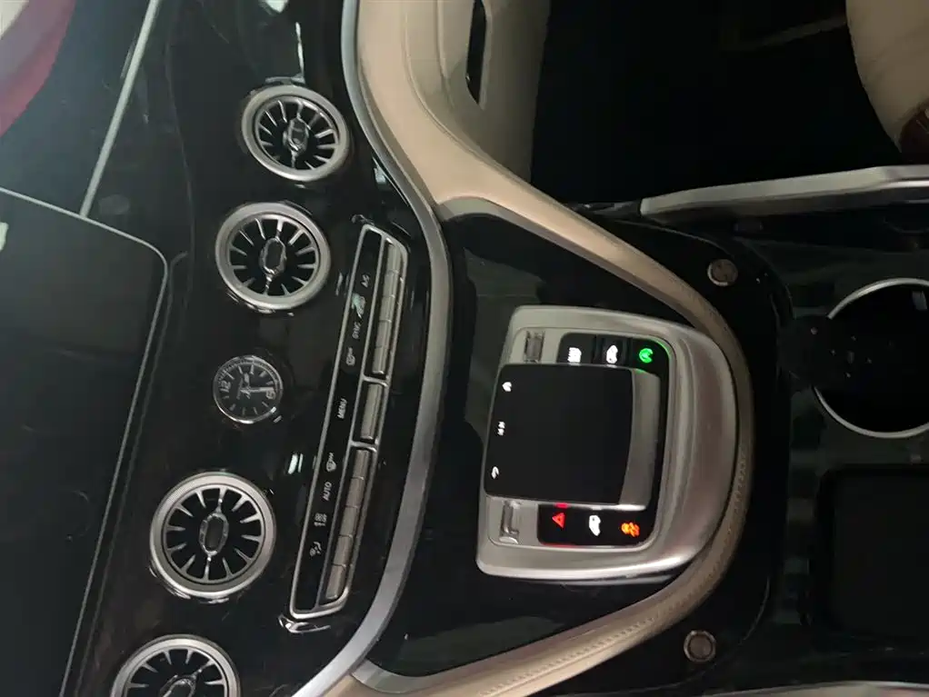 Mercedes-Benz Vito 2023 2.0T Elite 7-Seater фото 5