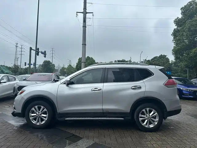 Nissan X-Trail 2015 2.0L CVT Comfort MAX 2WD — фото 4