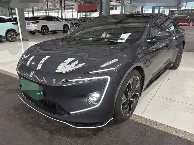 Avatr 12 2024 650 Triple Laser AWD Performance Edition
