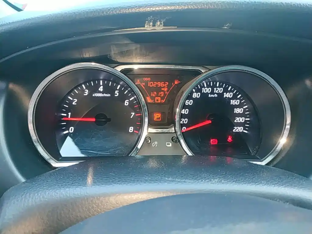 Nissan Livina 2015 2013 1.6XE CVT Comfort