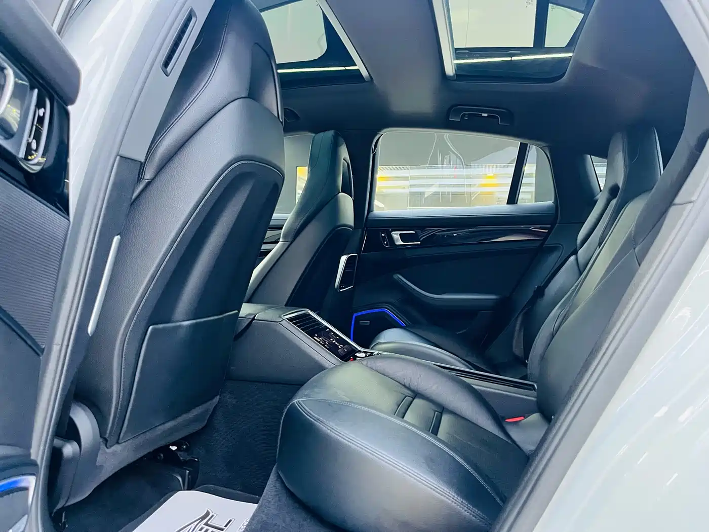 Porsche Panamera 2017 Panamera 3.0T фото 11