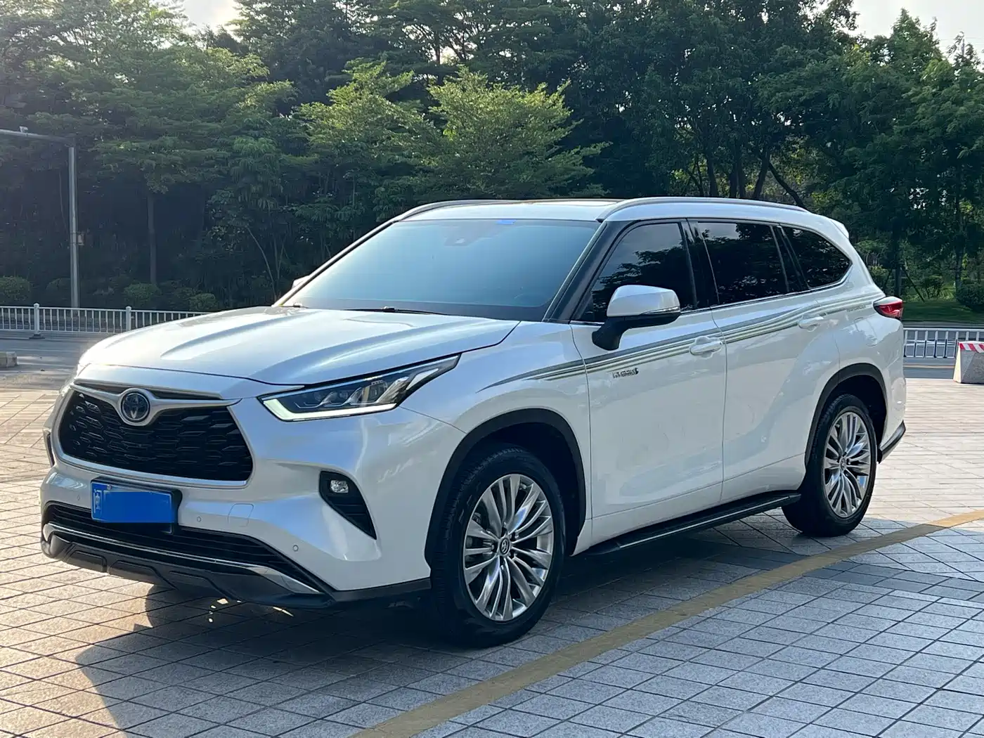 TOYOTA HIGHLANDER