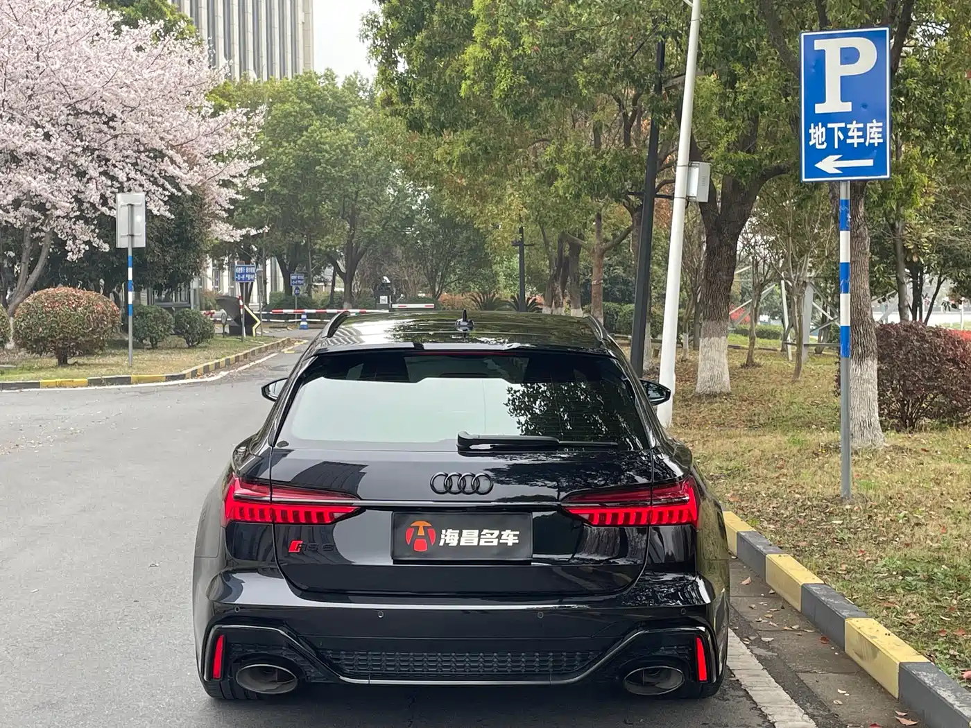AUDI RS 6