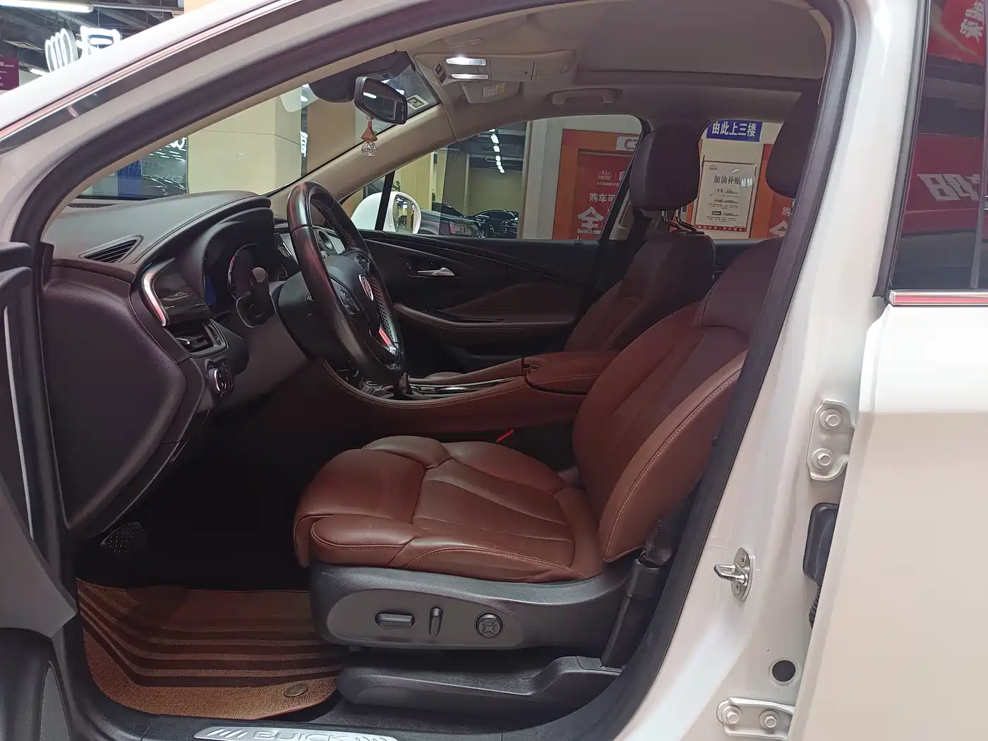 Buick Envision Plus 2017 28T AWD Luxury фото 4