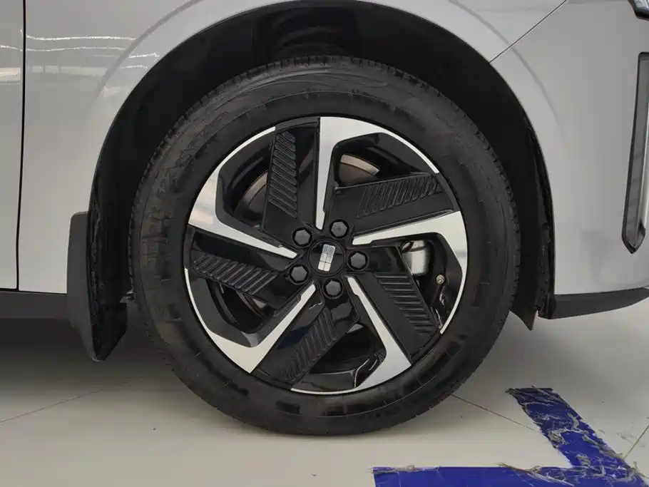 Geely Galaxy Galaxy L6 2025 2025 EM-i 140km Starship Edition
