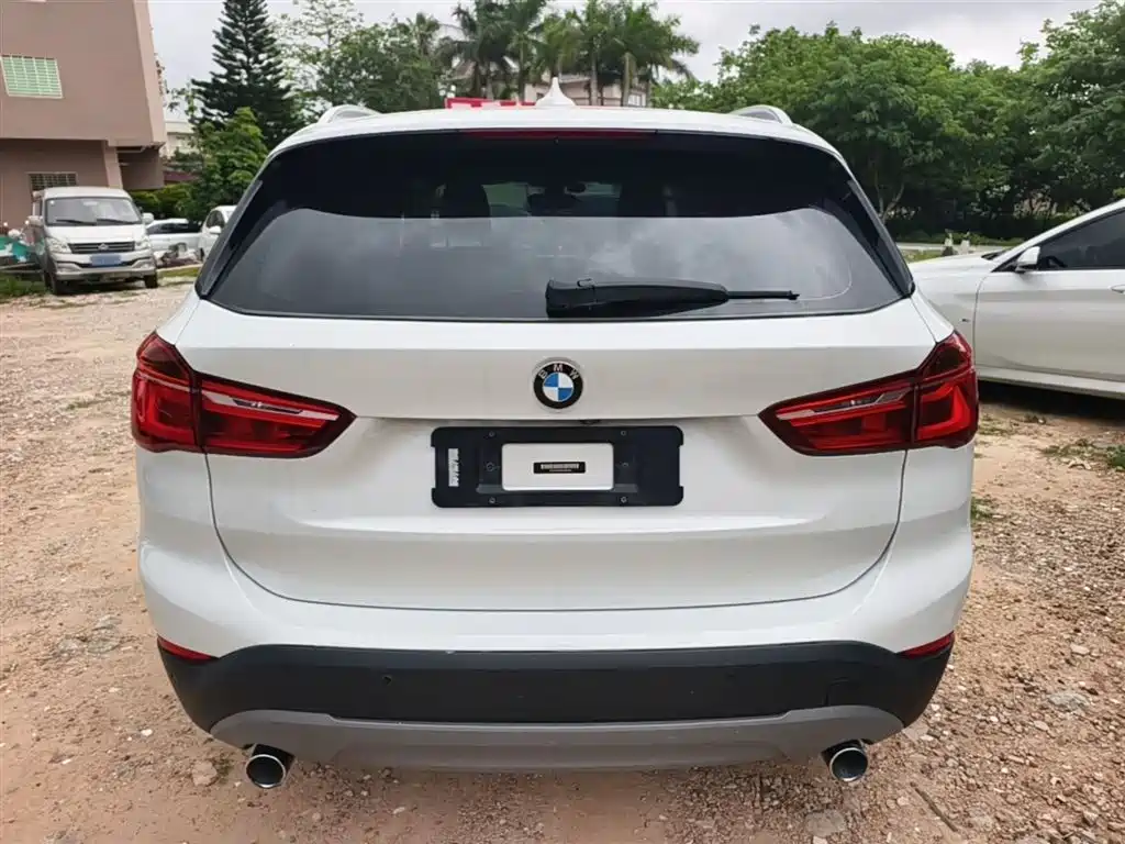 BMW X1 2018 sDrive20Li Leading Model фото 6