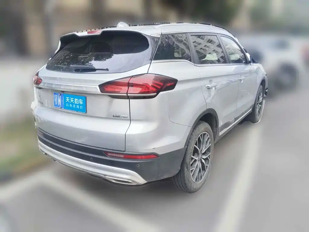 Фото 2 - Geely Boyue