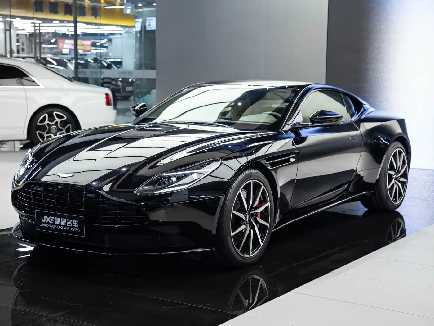 ASTON MARTIN DB11