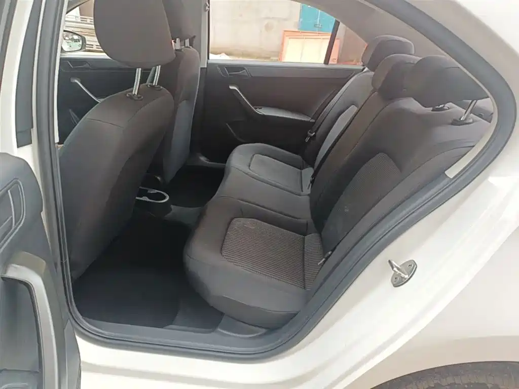 Volkswagen Santana 2016 1.6L Manual Trend Edition фото 17