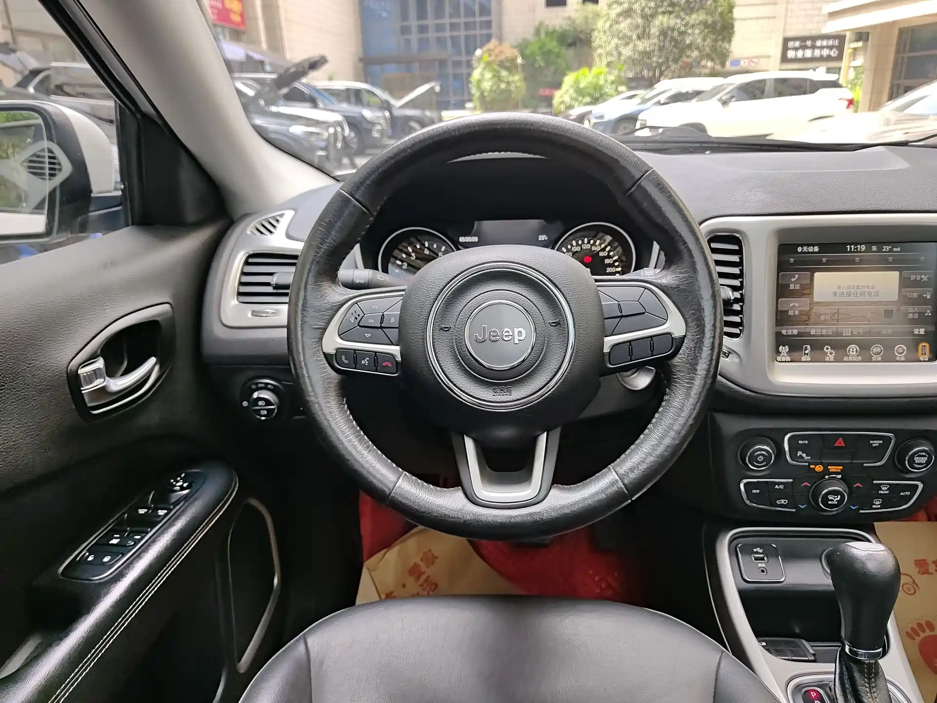 Фото 12 - Jeep Compass