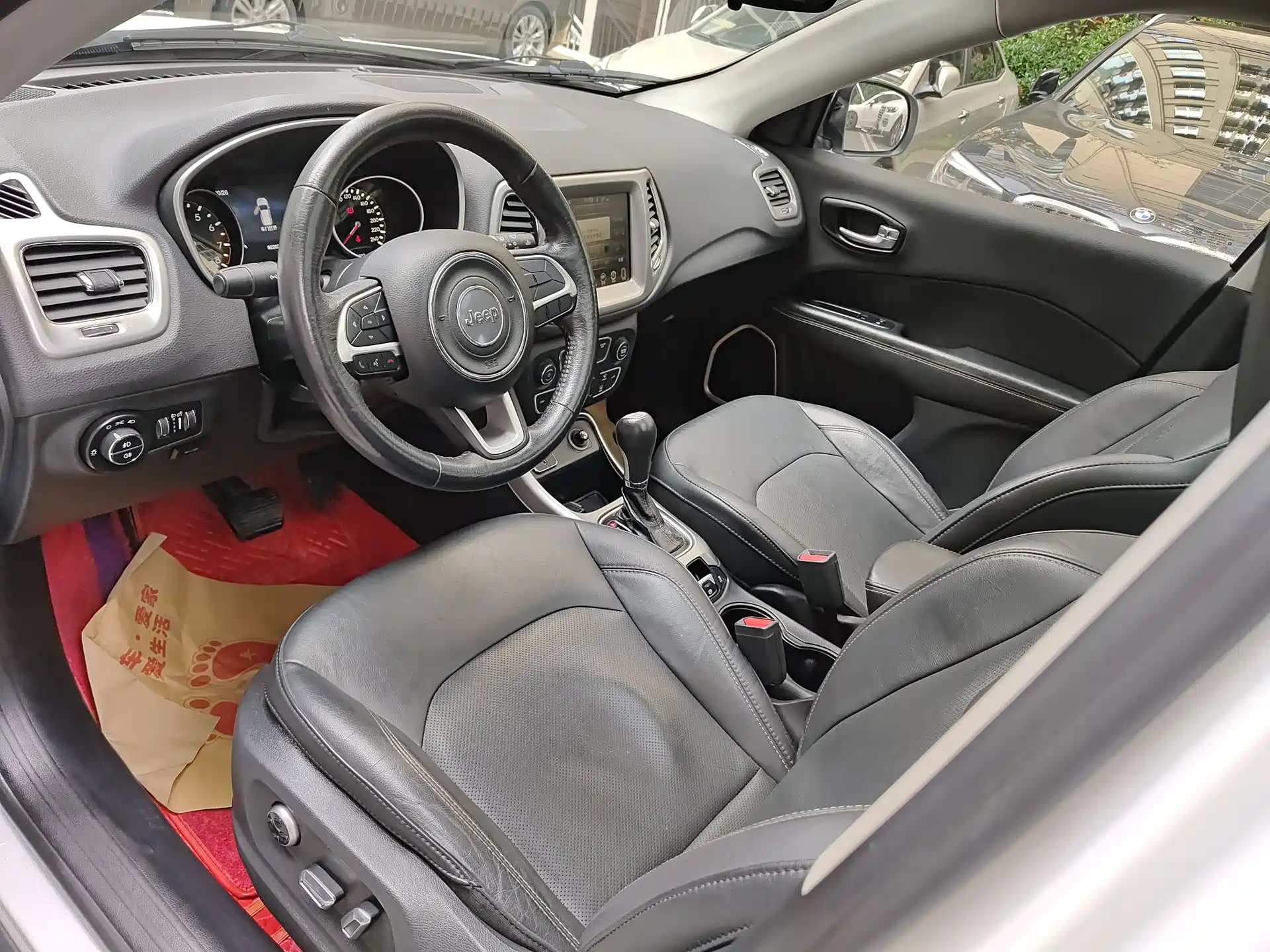 Фото 14 - Jeep Compass