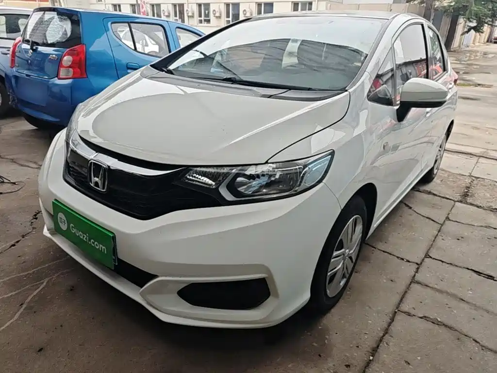 Фото 1 - Honda Fit