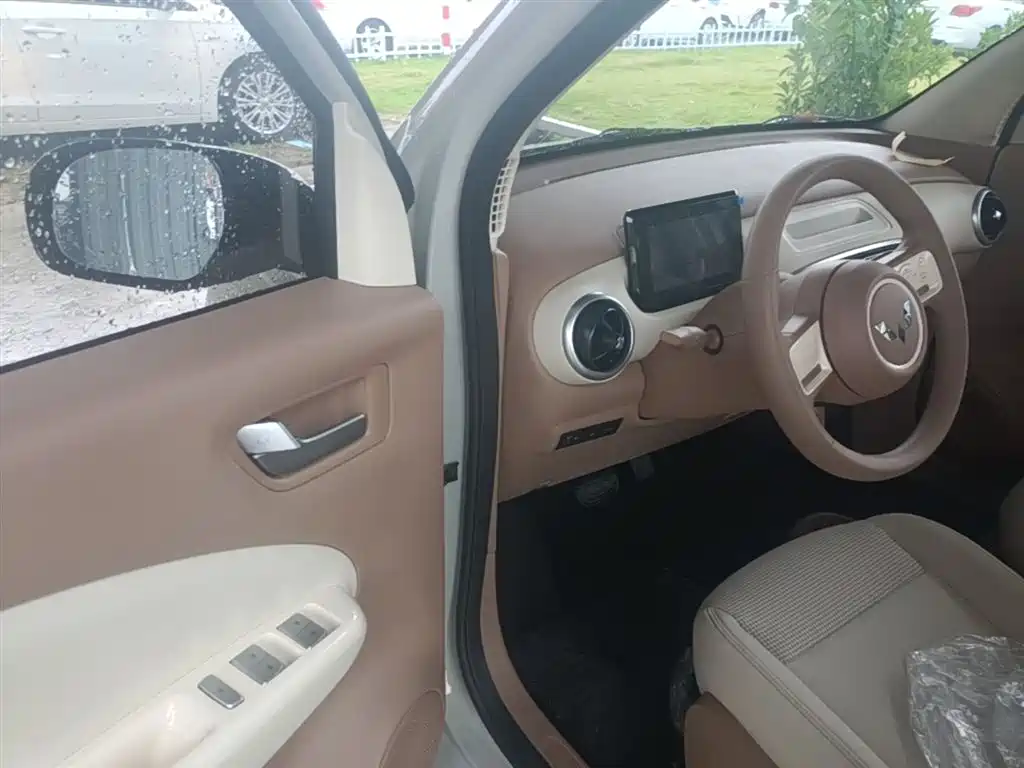 Wuling Motors Hongguang MINIEV 2026 2025 4-Door Advanced